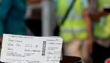 Pakar Sarankan Penumpang Cetak Boarding Pass Fisik. (Foto: CNN Indonesia)