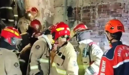 Remaja Surabaya Tewas usai Bangunkan Keluarga saat Kebakaran